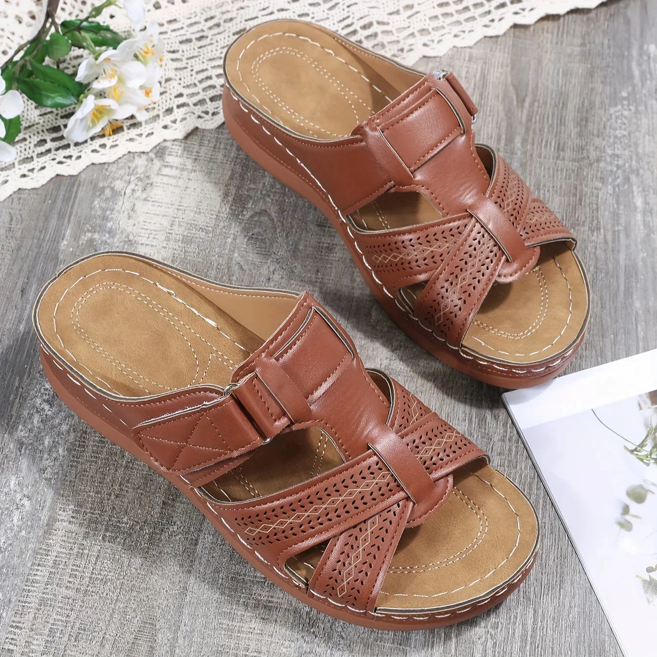 Sandales compensées orthopédiques en cuir vintage