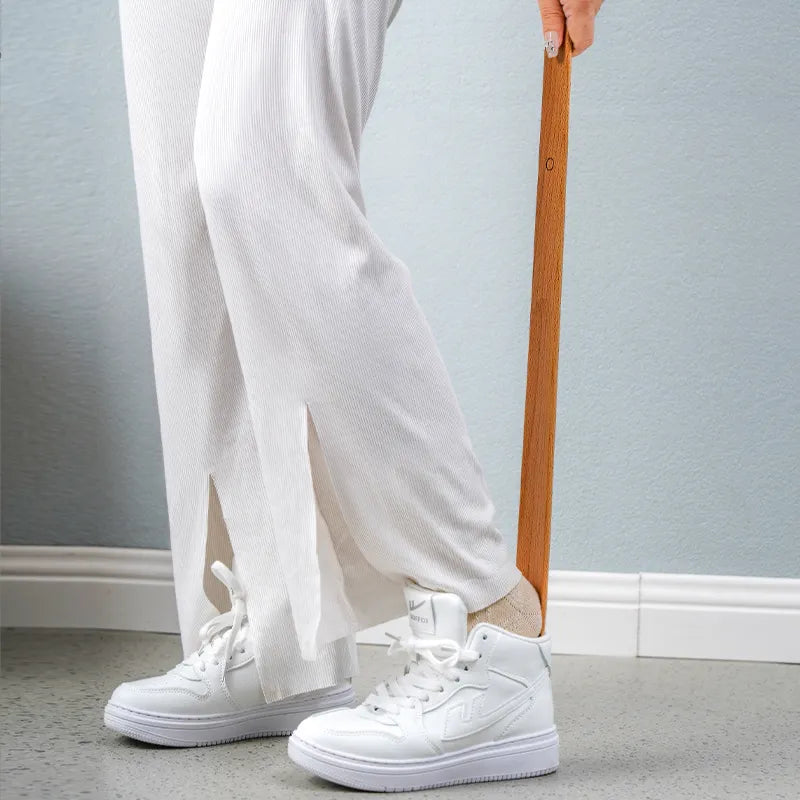 Chausse-pied à long manche en bois naturel & support magnétique