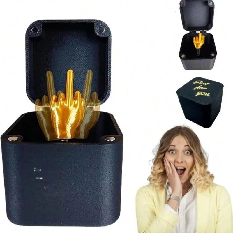 Boîte Surprise Farce Doigt d'Honneur - Idée Cadeau Drôle = 1 OFFERTE