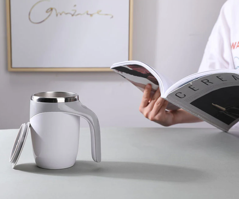 Mug magnétique automatique