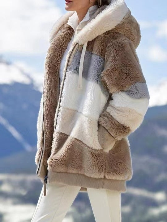 Polaire femme élégante à capuche
